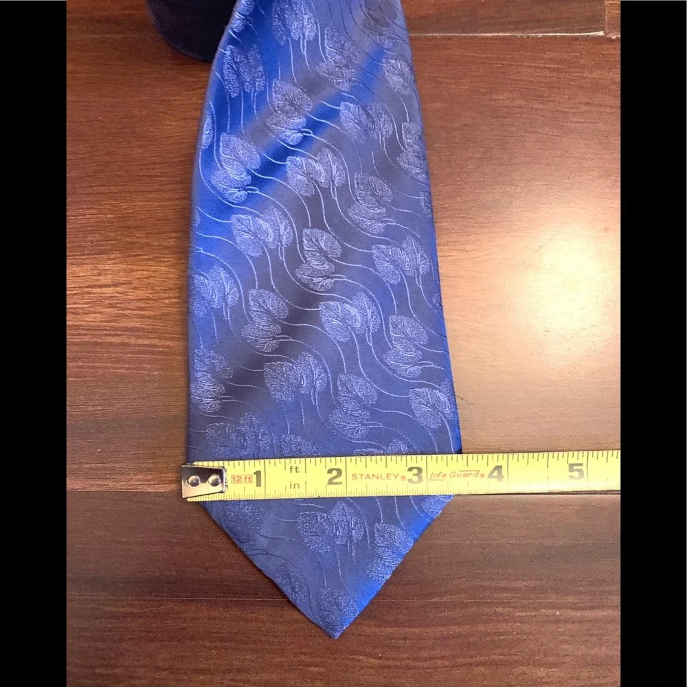 CALVIN KLEIN Blue Silk Necktie
